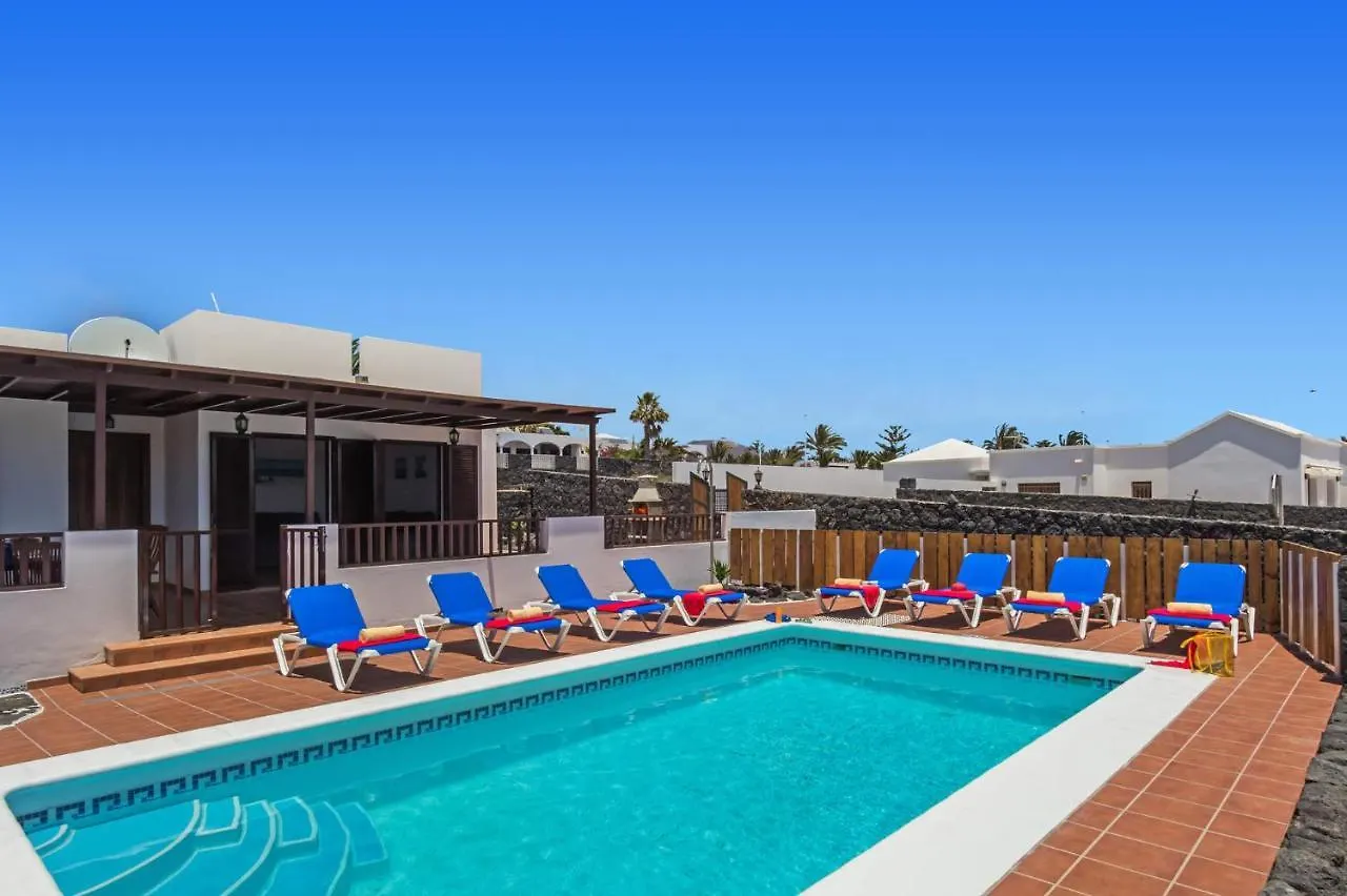Clarybel Villa Playa Blanca